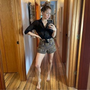 ❤️Zara embroidered shorts - Sz 6